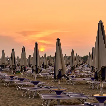 Lejlighed Enjoy A Relaxing Terrace In Pineda *